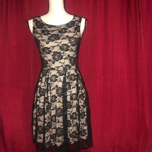 Lovely lace dress Black and Nude